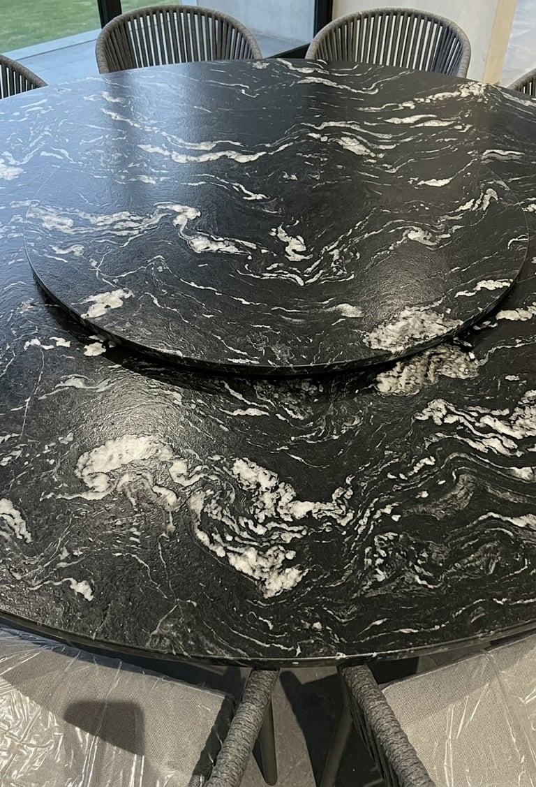 Mesa de exterior de granito
