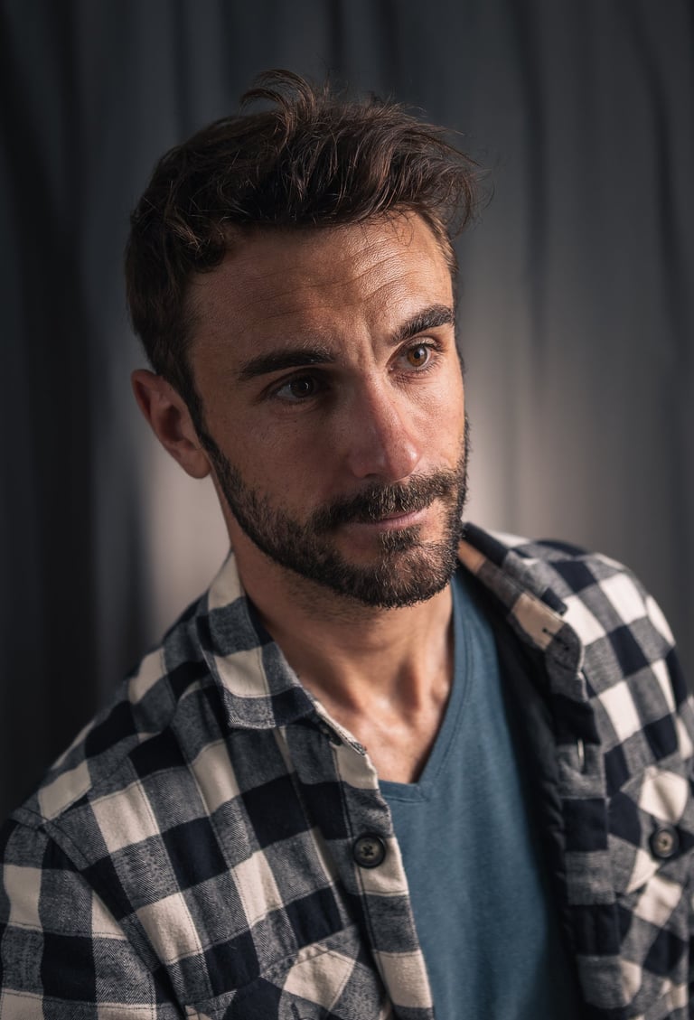 Portrait d'un homme en studio
