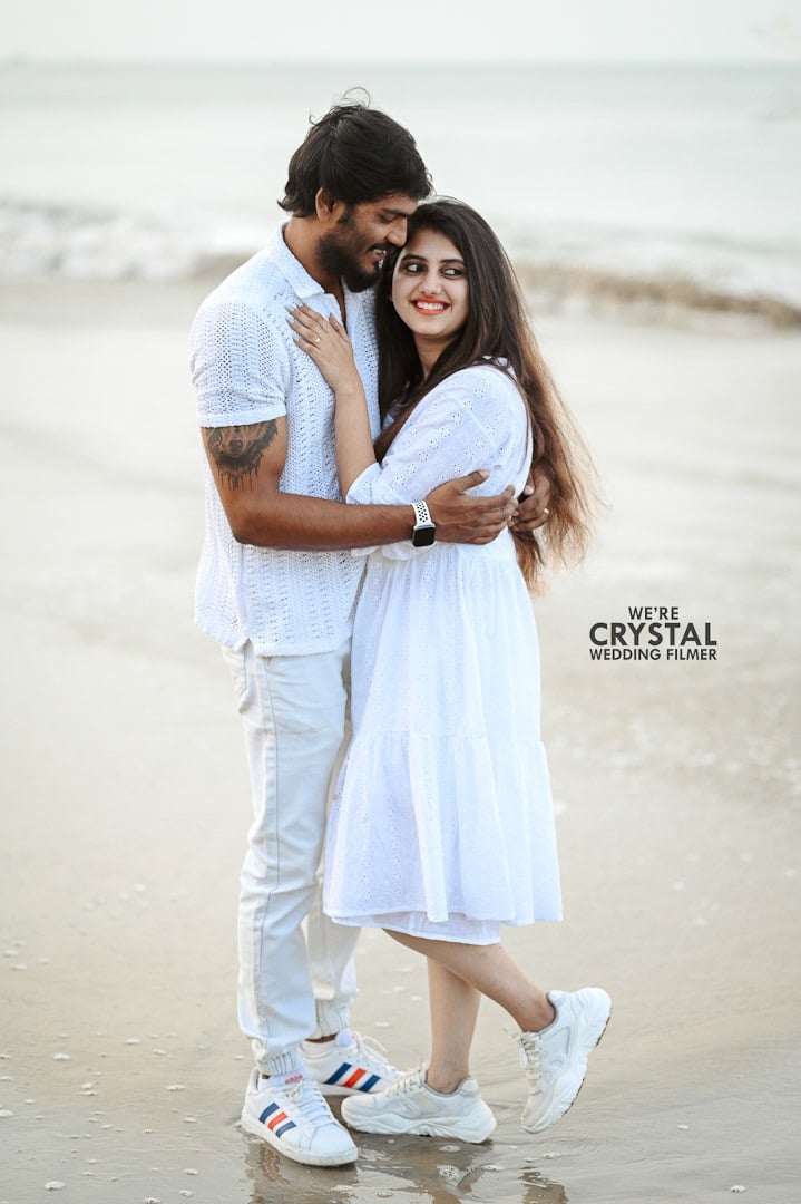 Pre wedding shoot at kerala beach