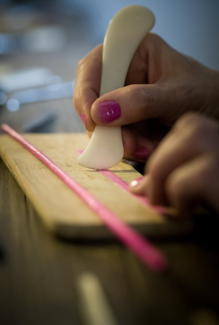 Le travail de la marqueterie de paille