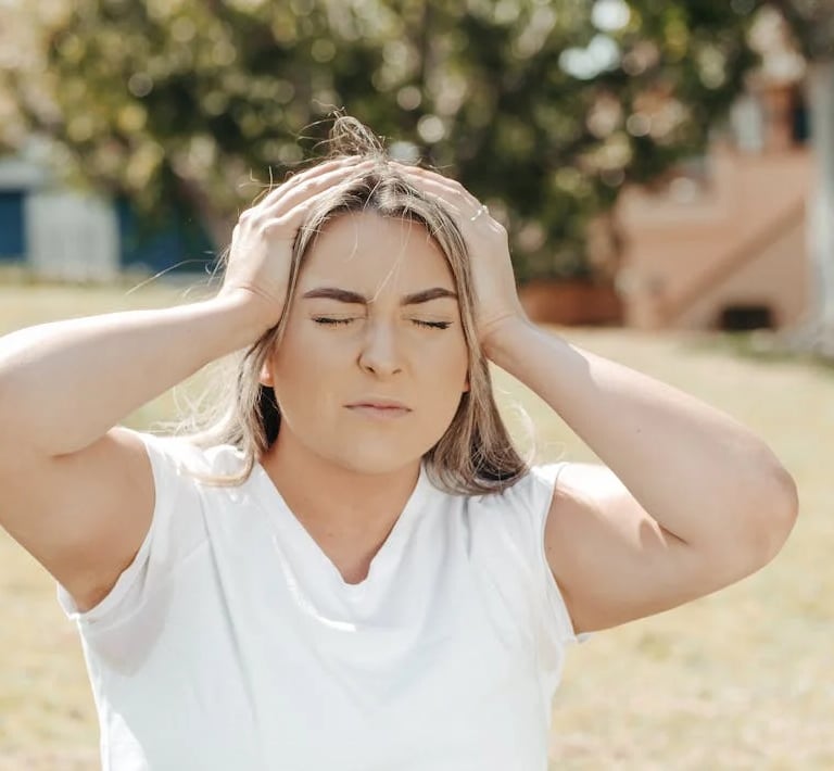 a woman with a white shirt and a white shirt