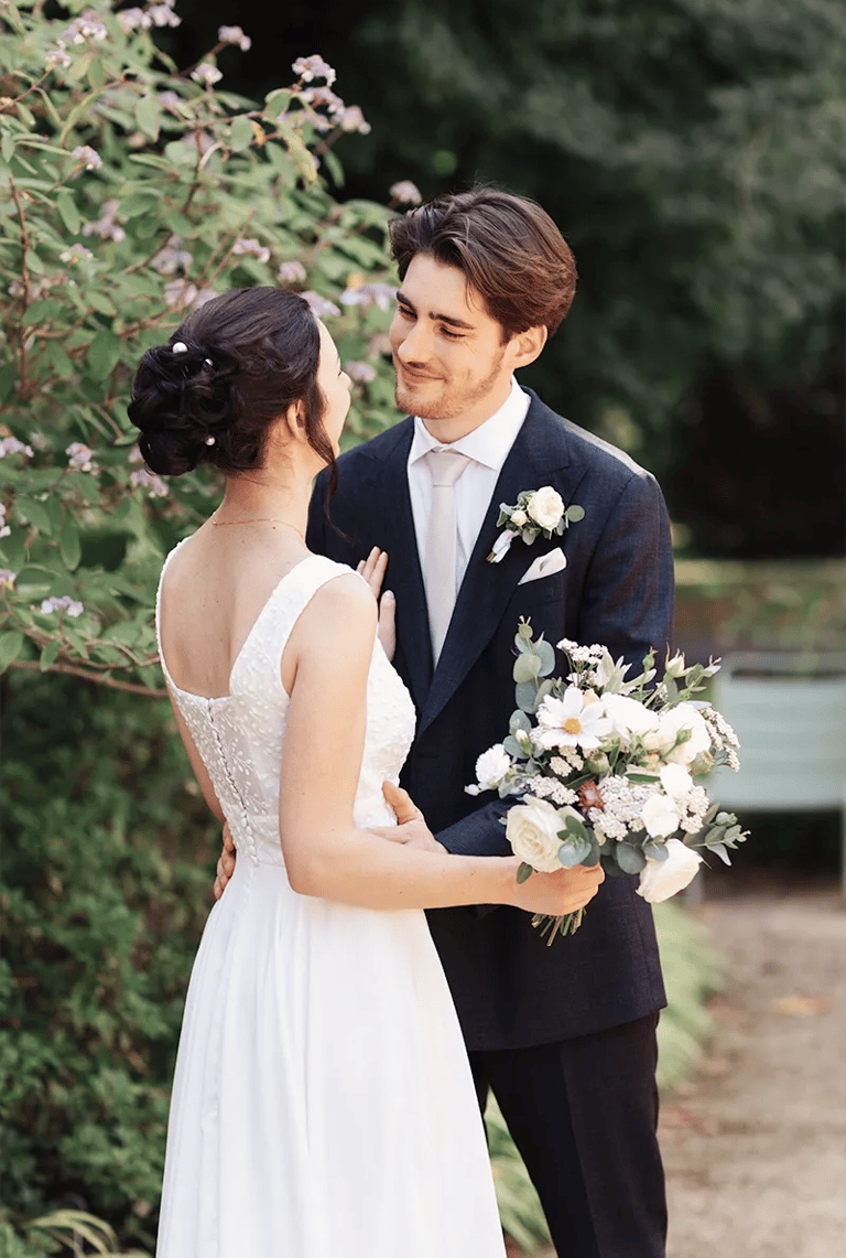 Bérengère et Nicolas en séance couple le jour de leur mariage.