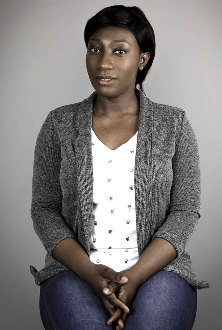 Portrait professionnel femme cadre pour profil LinkedIn