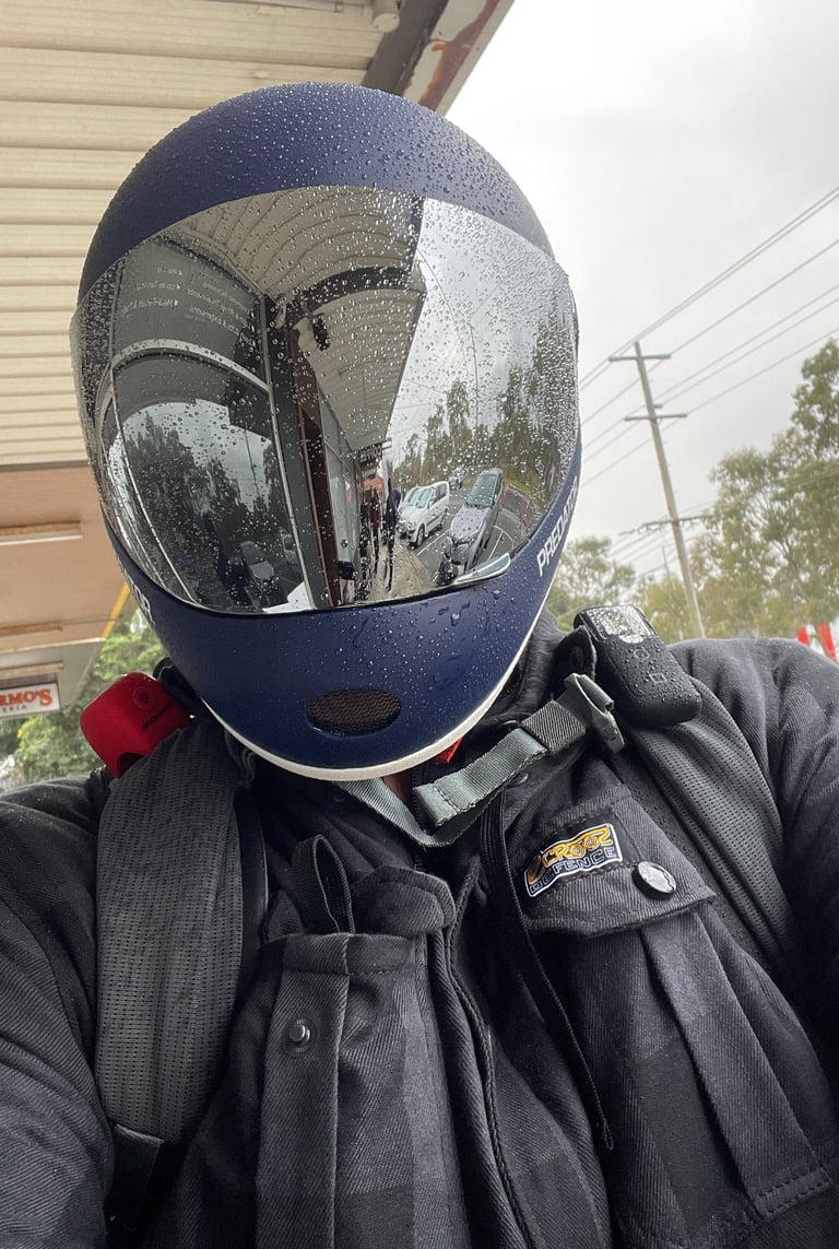 #predator #esk8oz skating in the wet on an electric skateboard