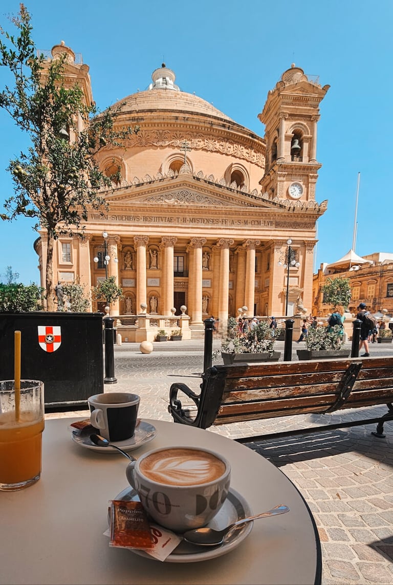 coffee with mosta rotunda