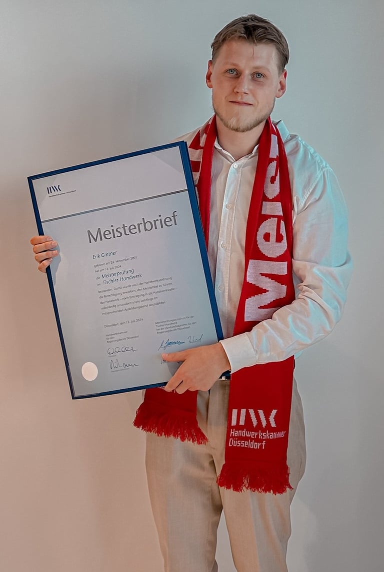 Inhaber Erik Gintner. Tischlermeister in Bergisch Gladbach