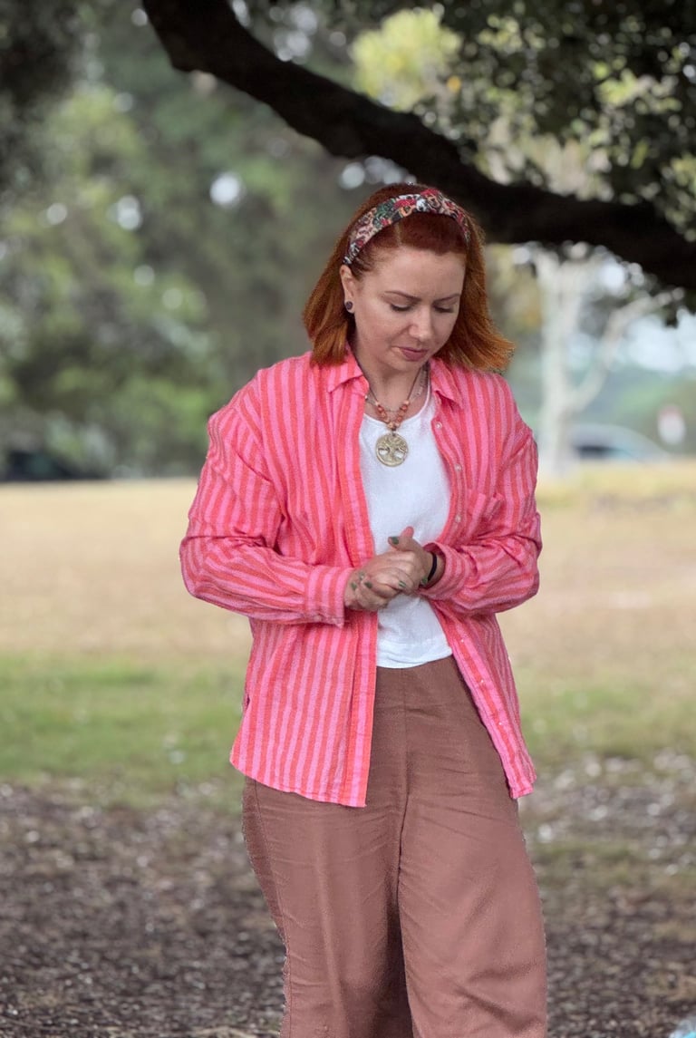 I’m Débora Schenfeld, the soul behind KaiaSense.