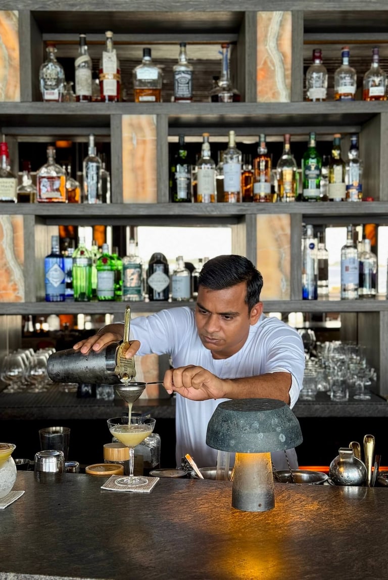kudadoo maldives cocktail service