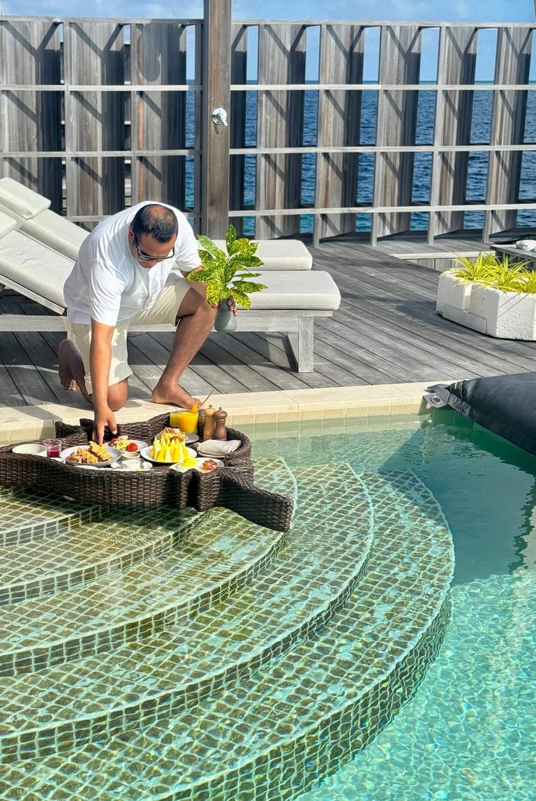 kudadoo maldives floating breakfast service