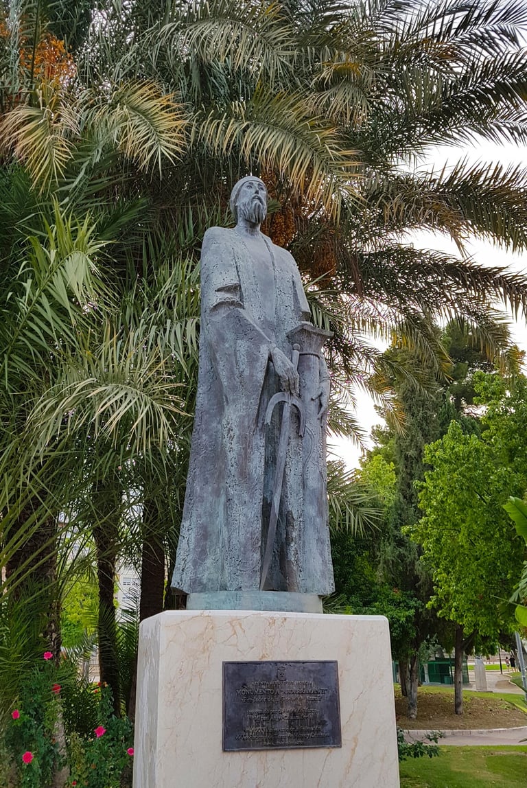 Monument dedicated to the emir of Al-Andalus Abderramán II, honoring him as the founder of the city 