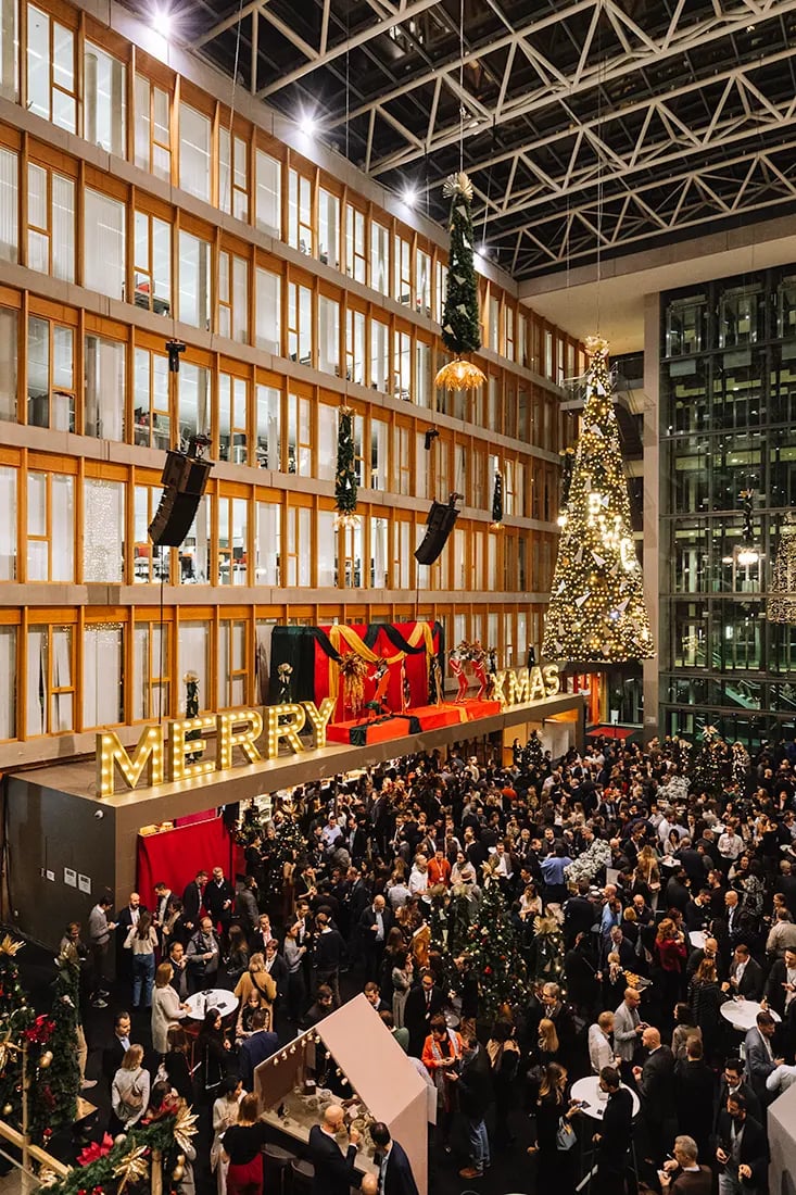 Vue d'ensemble d'un corporate event à Luxembourg pour une Christmas Party.