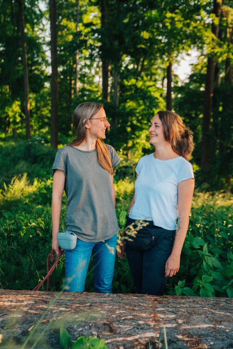 Tabea und Antonia von der Hundeschule Takoda – Hundetraining in Göttingen