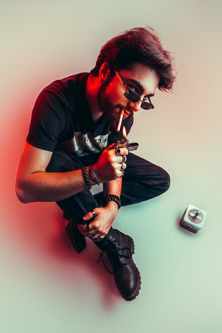 Portrait photo provocateur, réalisé en studio photographique par un photographe et vidéaste autour de Pau.