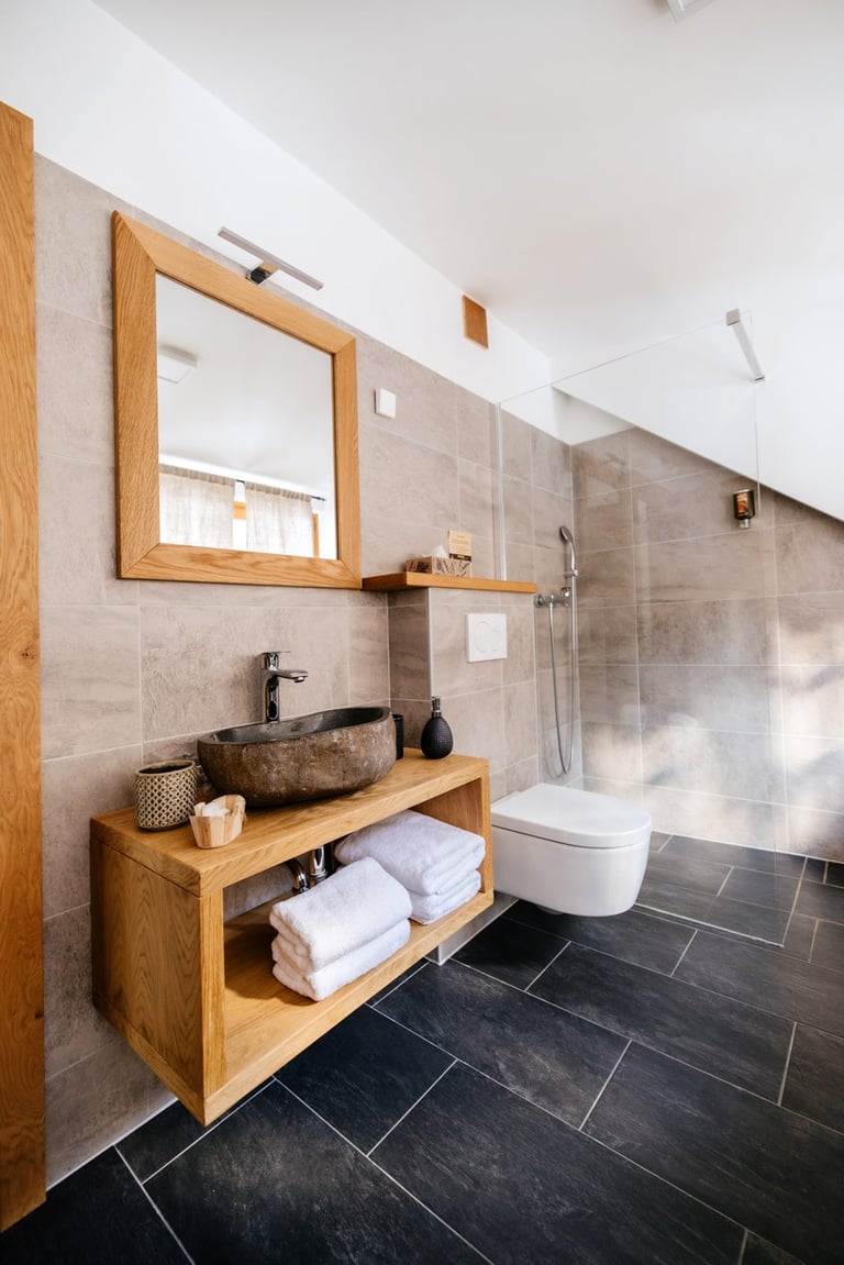 hotel bathroom picture