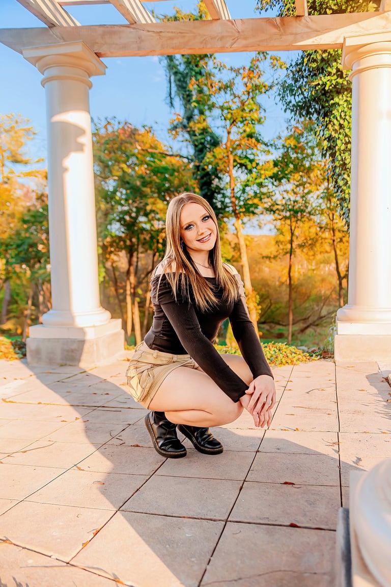 Lititz PA Senior pictures at Historic Shady Lane by a Lancaster PA senior picture photographer