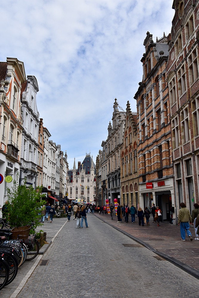 Rue menant à la Grand-Place de Bruges