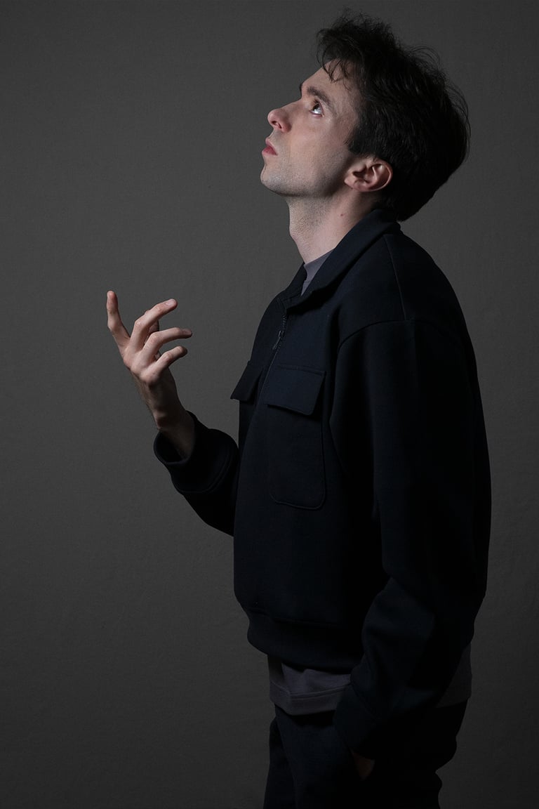 Arnavall de profil, photo sur fond gris