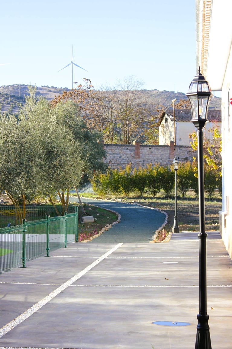 Casa rural con jardines