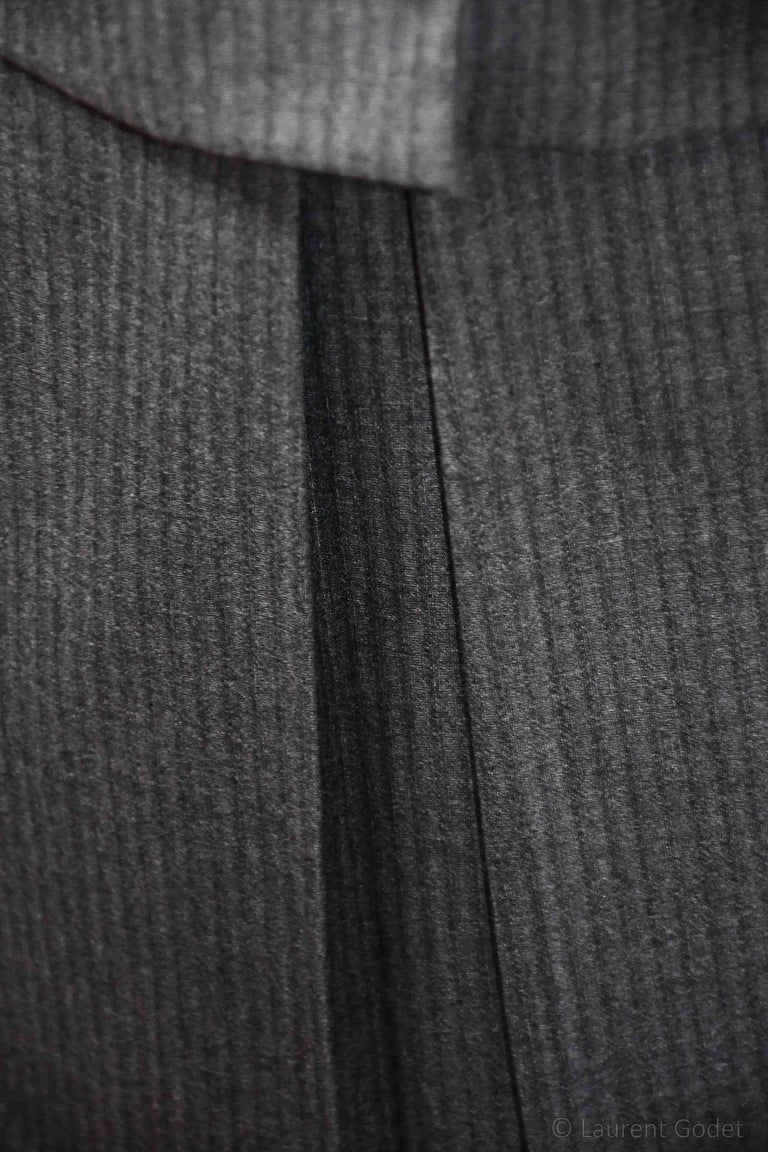 Détail jupe tailleur années 1940.