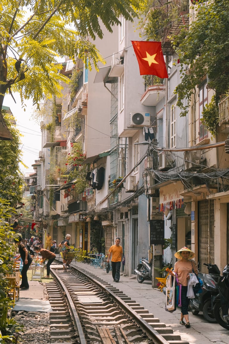 hanoi train street