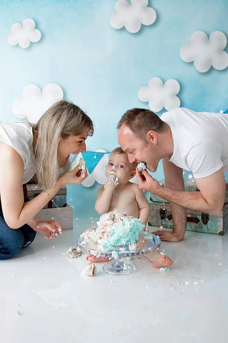 Book Your Cake Smash Photoshoot Now!