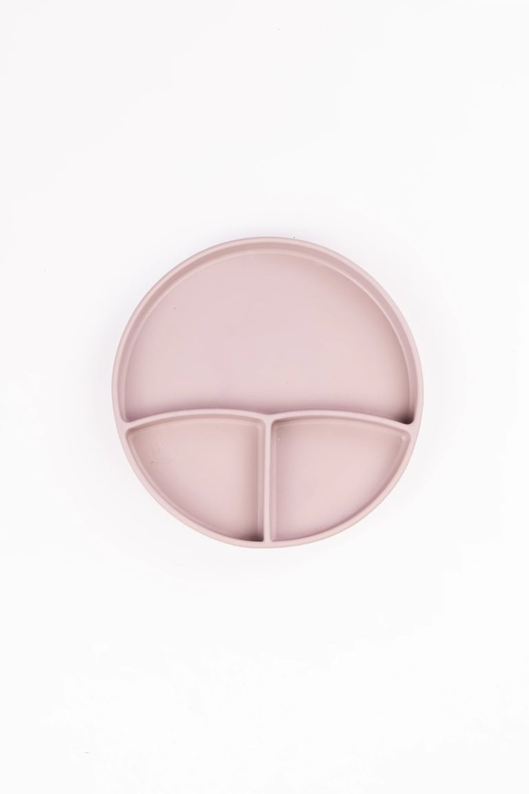 e-ticaret ürün çekimi beyaz fon dekupe slikon bebek tabakürün çekimi