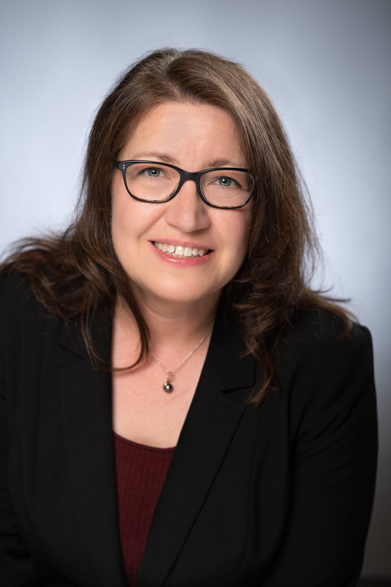 Head shot of Karen Hodgson