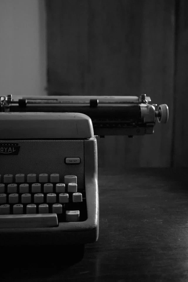 photo of a typewriter