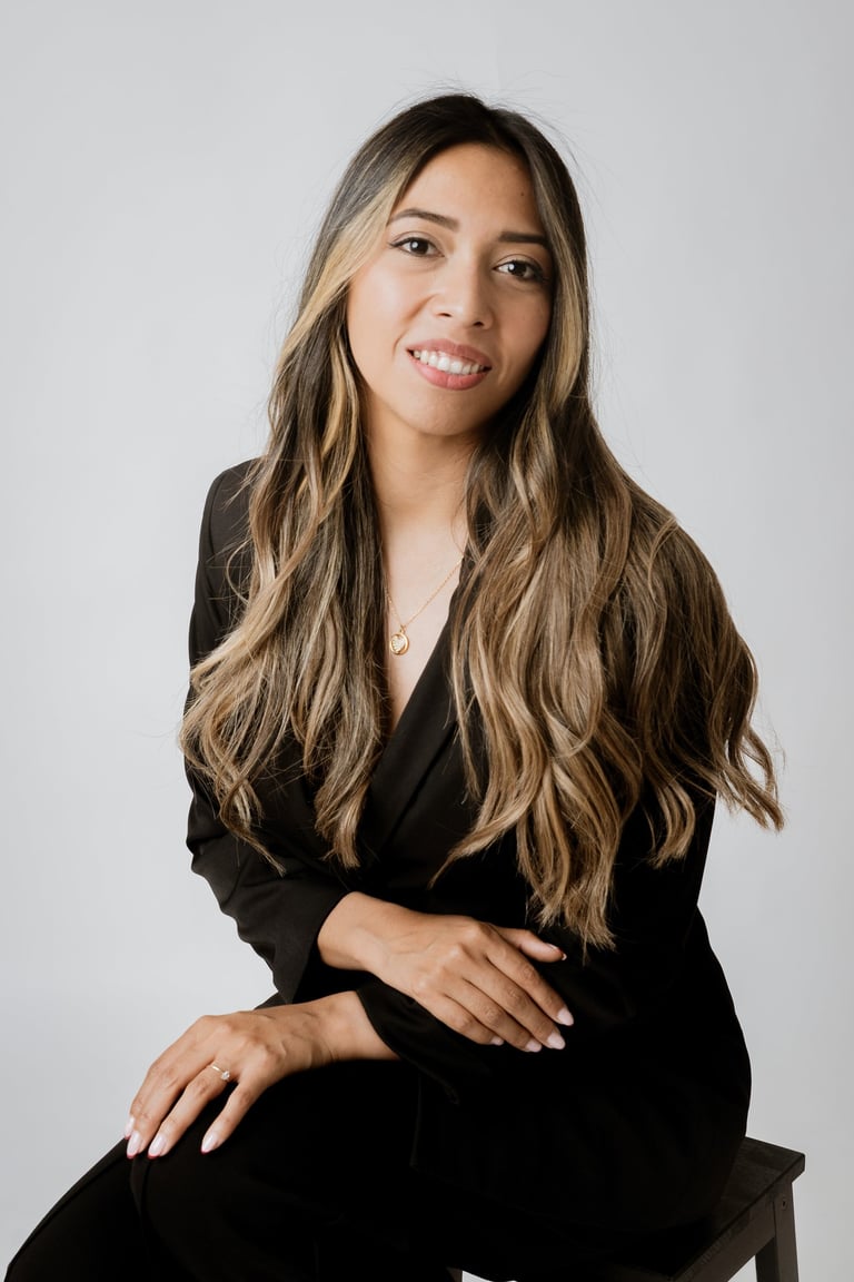 Abogada especializada en Ley de Segunda Oportunidad asesorando a cliente para cancelar deudas