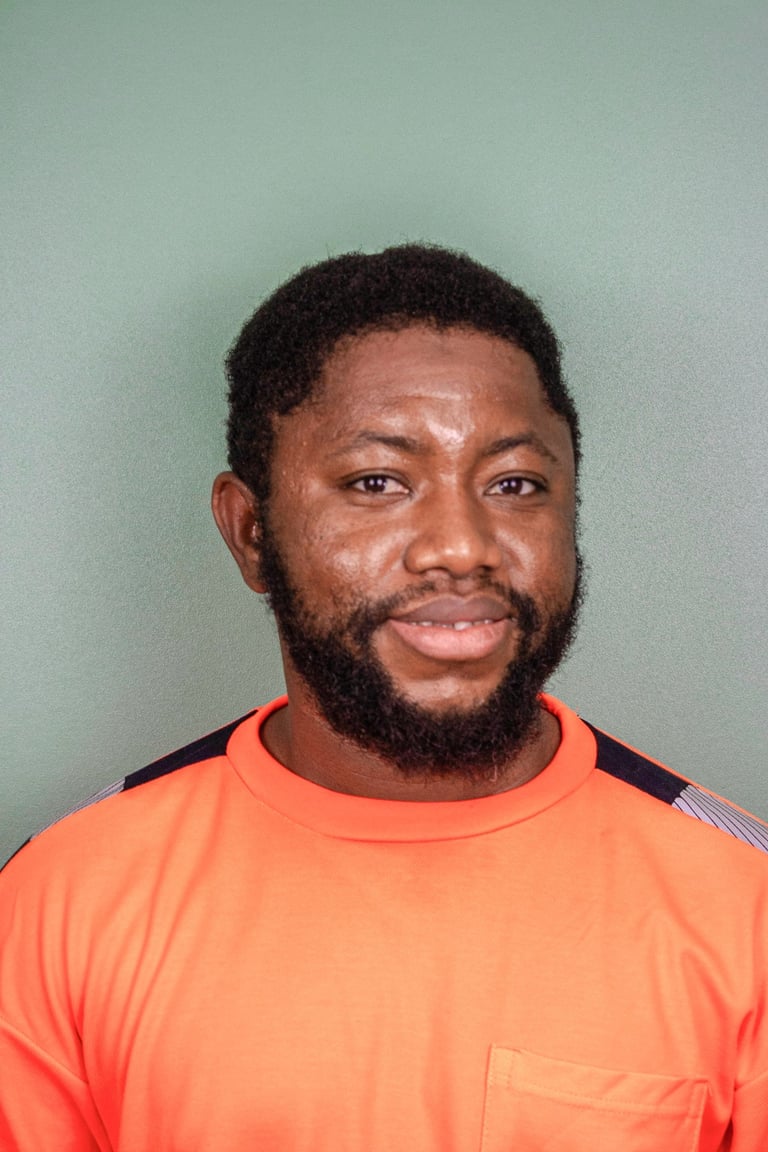 Portrait d'Amine, opérateur polyvalent chez REVIBAT