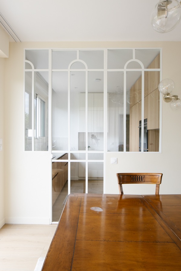 a room with a bench and a table with a bench