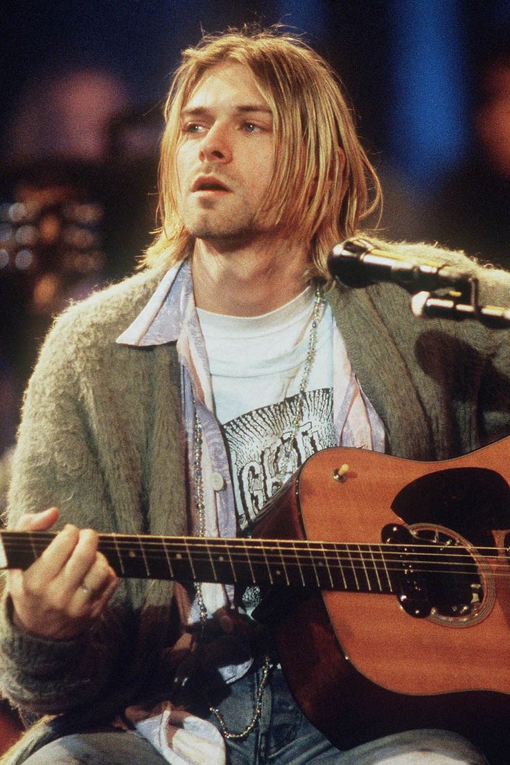 kurt cobain, frontman of Nirvana, on MTV unplugged