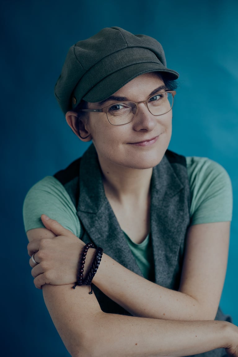 Portrait of writer Kathrin Tordasi.