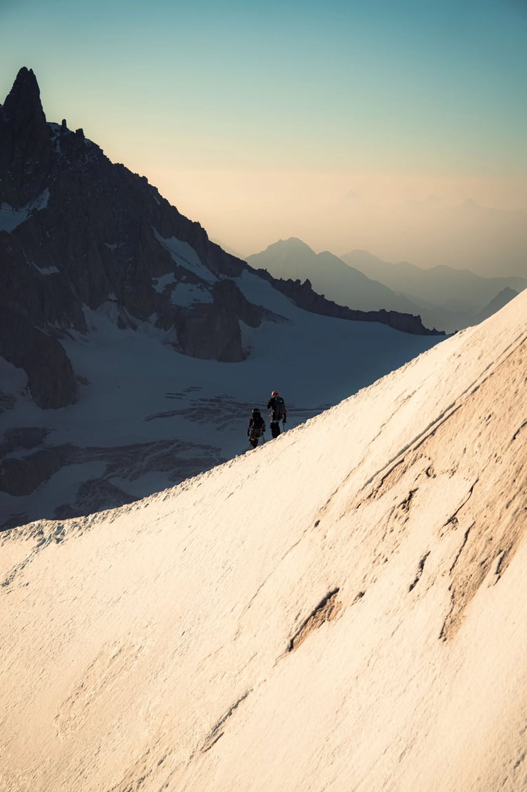 Alpinistes sur l'aiguille du midi