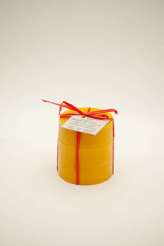 Medus vaško indelyje. Vaško pakuotė. Tvarumas. Pievų medus. Medus vaško pakuotėje.