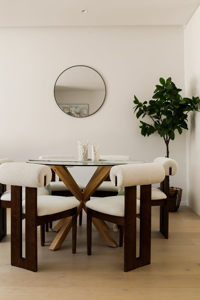 chaises, table, luxe, miroir et plante