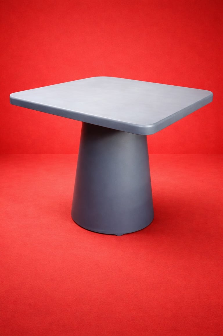 mesa gris alta cuadrada en fibra de vidrio