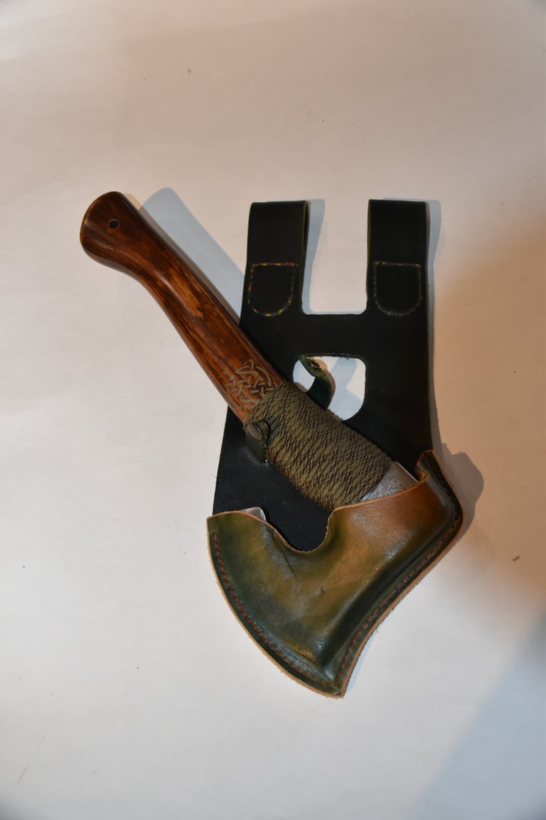 Wurfaxt-Holster aus Leder für den Gürtel. Handarbeit aus Angelbachtal