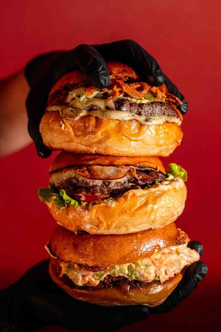 Variedad de Hamburguesas en Rustic La Tebaida Quindío