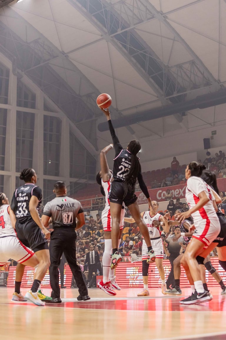LNBP Mexico 2 basketball woman players - By Yeida Xicotencatl. YXReveal Photo