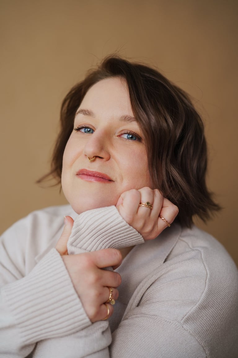 Female Quebec Voice - French Canadian Woman VO - Bilingual Canadian VO