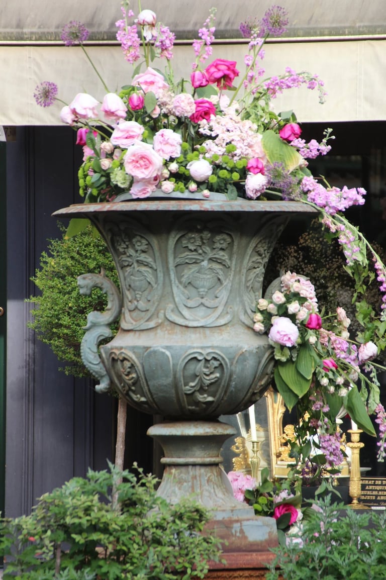 Medicis vase flowers