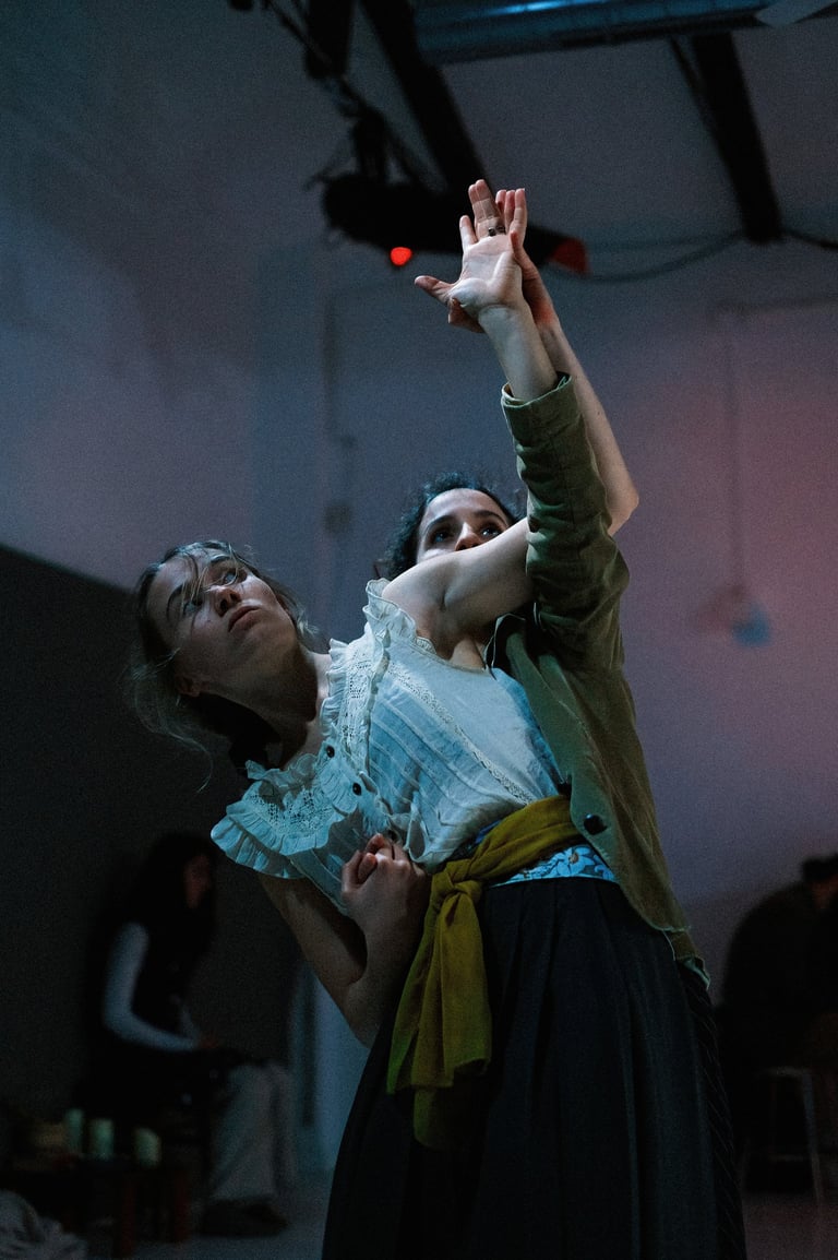 Johanna Spies performing a contemporary dance duet