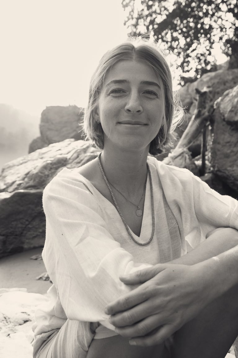 Therapeutin Lucia verbindet Physiotherapie mit Yoga, Meditation und Thai Massage in Bern – Pandora C