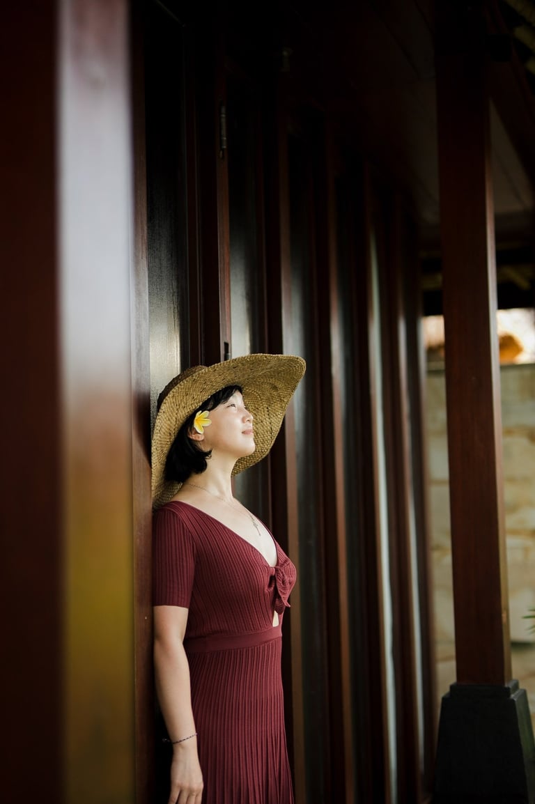 Lifestyle portrait by the infinity pool at Bvlgari Resort Uluwatu Bali, refined luxury family photography