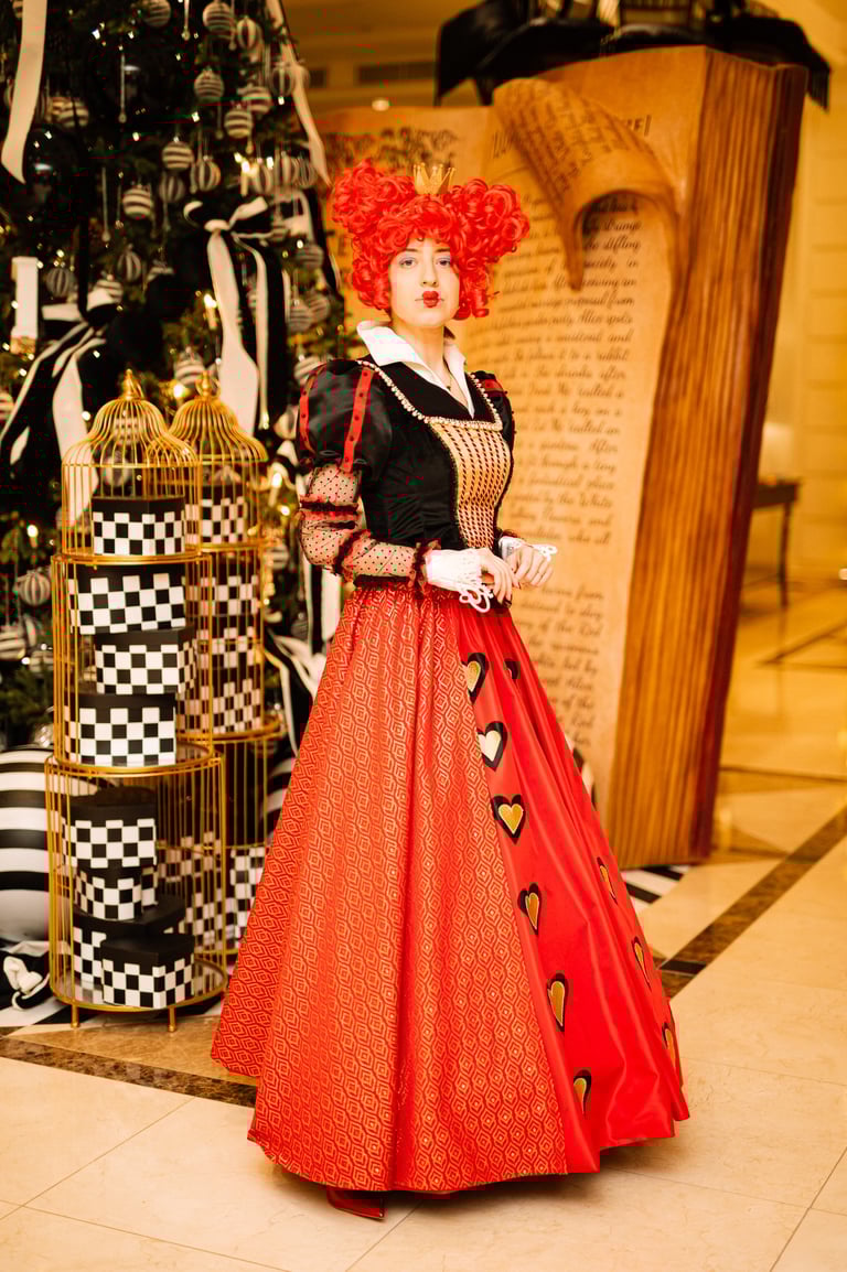 Širdžių karalienės kostiumas, personažas ''Alisa Stebuklų Šalyje''.