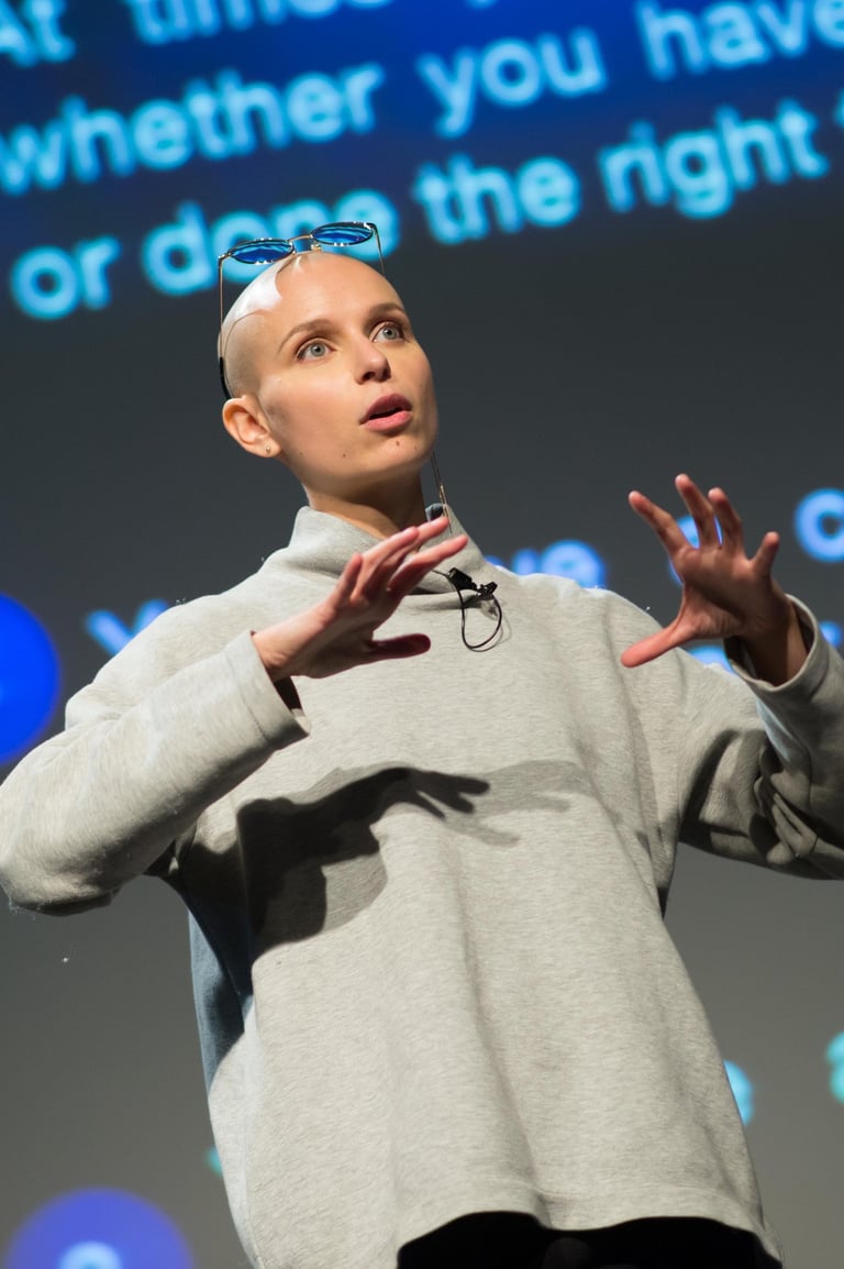 naomi roth intervenant conférencier intelligence artificielle femme europe intervenant AI French 