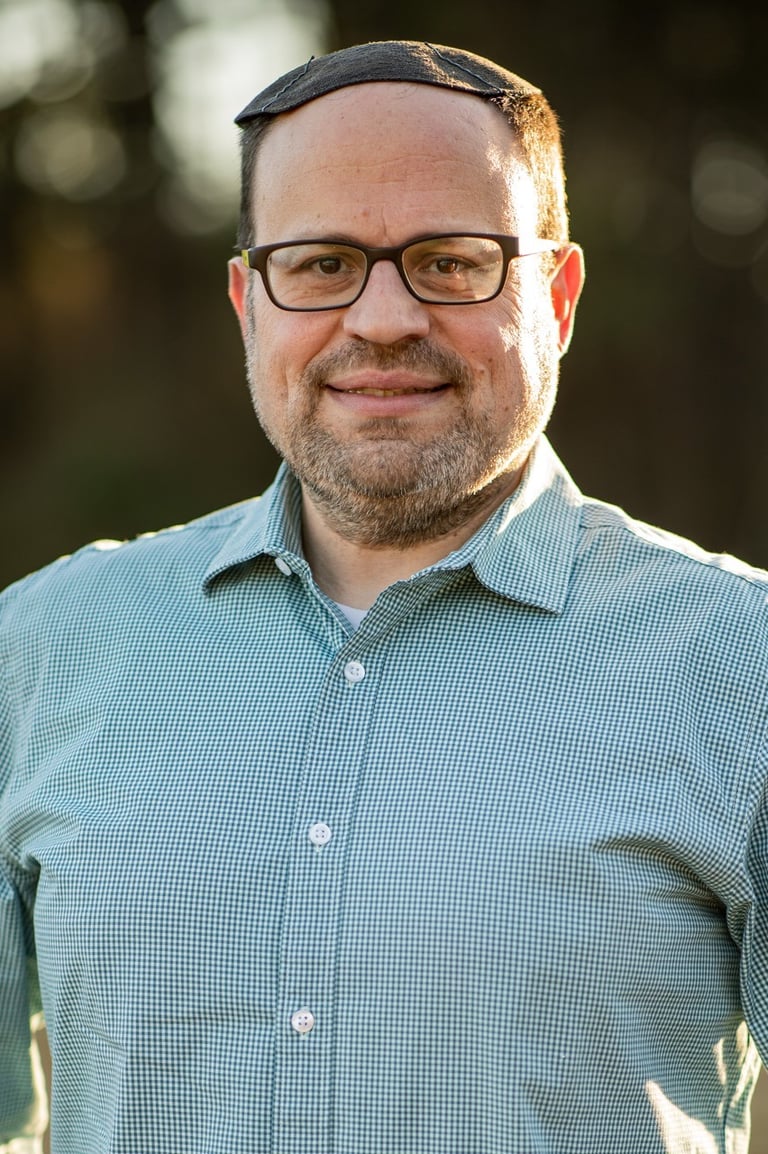 Joshua Wise headshot.