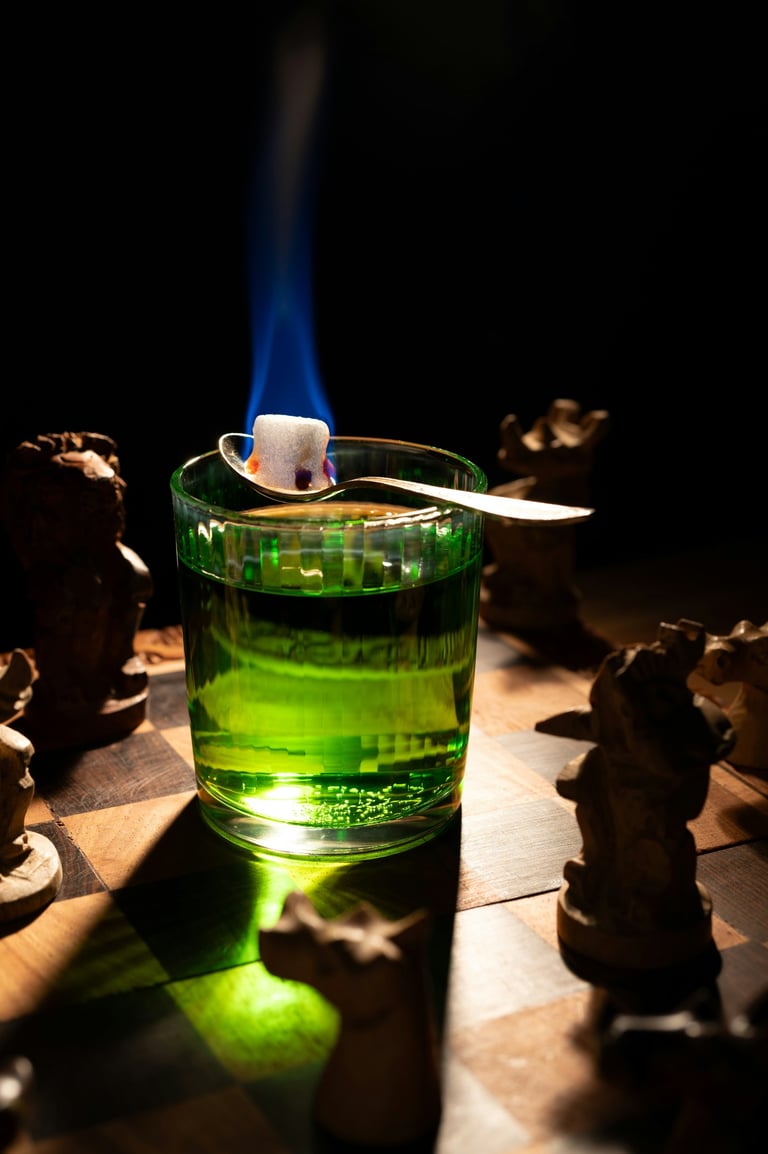 un verre à absinthe servi de façon moderne