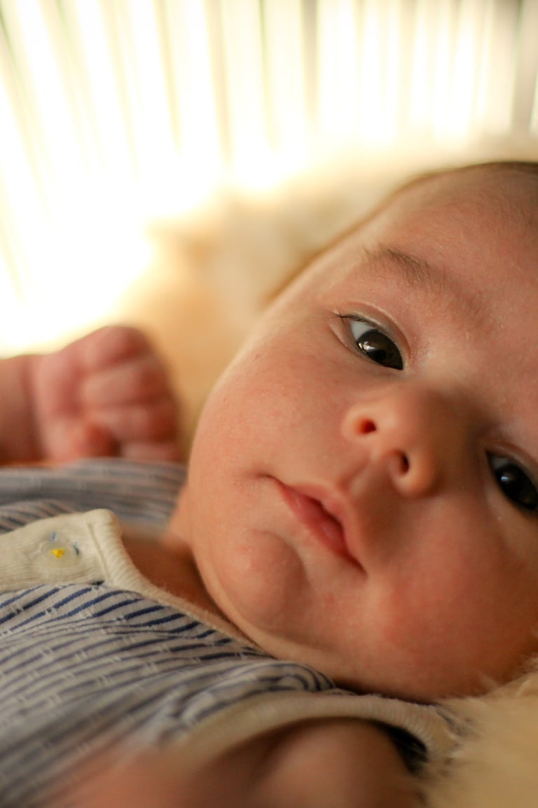 photographe bébé à la maison annecy haute-savoie